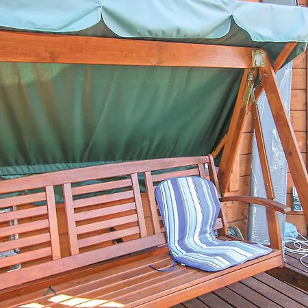 Casa vacanze Awesome In With Outdoor Swimming Pool
